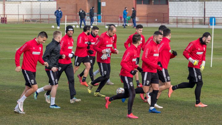 Siddiki, Zelu, Vitoria y Bogusz, positivos en coronavirus