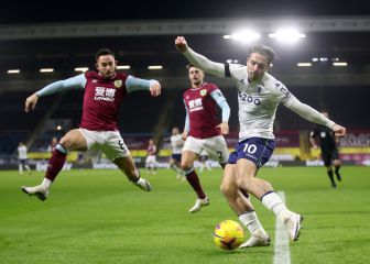 El Burnley gana un partido repleto de ocasiones ante el Villa
