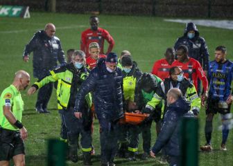 El portero del Caen se encuentra en la UCI tras desvanecerse sobre el césped