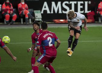 Wass le pone cabeza al Valencia