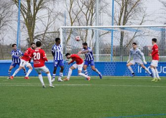 El Racing da señales de vida en Vitoria