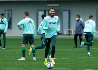 Borja Iglesias y Loren lucharán por los minutos de Sanabria