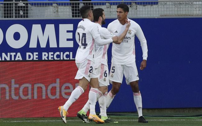 Varane, tras marcar el 1-2 en el Huesca-Real Madrid.