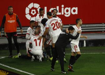 El Sevilla se da un festín en honor de Ocampos