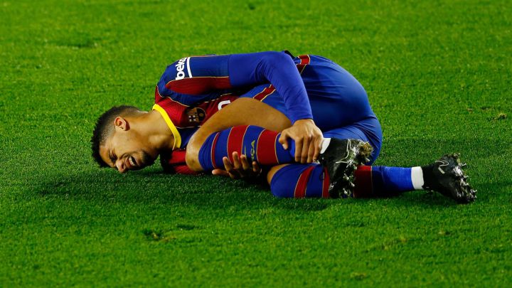 ¡Alarma en Can Barça!: Araújo sufre un esguince en el tobillo