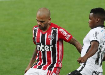 Dani Alves, sin títulos por primera vez en 16 años