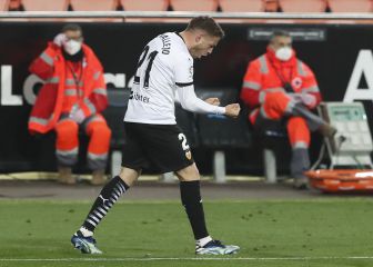 Manu Vallejo, el revulsivo de moda que se resiste a esa etiqueta