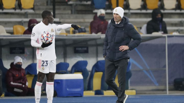 Mendy: "El médico llegó a hablar de amputación"