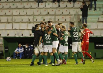 El Racing también se escapa y la salvación del Depor se complica