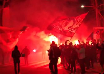 Locura total en Bérgamo: el recibimiento de los tifosi del Atalanta al autobús del equipo