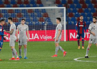 Íñigo Martínez vio la roja por agresión a Sergio León