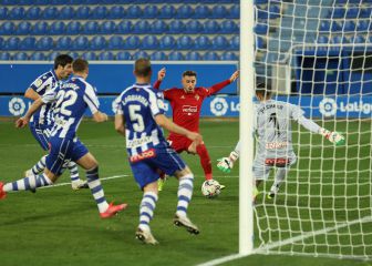 Barja alivia a Osasuna y pone al Alavés al borde del abismo