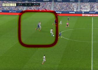 La acción en la que Sergio León e Íñigo Martínez se calentaron y que acabó en roja para el central