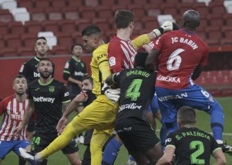 Los penaltis de Cuéllar avivan el debate en la portería del Leganés