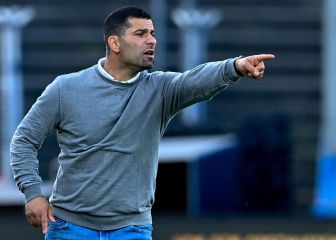 El Schalke presenta ¡a su quinto entrenador de la temporada!