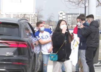 Mendy paró en Valdebebas y se fotografió con los aficionados