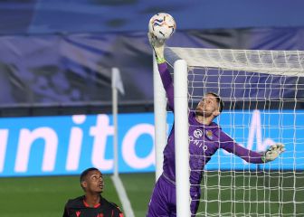 Remiro echa el cerrojo de la Real