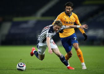 Richarlison mete al Everton en puestos de Champions