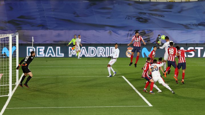 El juego aéreo del Real Madrid trae de cabeza al Atlético