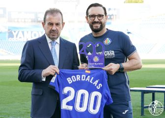 Ángel Torres agasaja a Bordalás