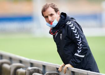 Arrasate ensaya con Jony y Juan Cruz en la izquierda