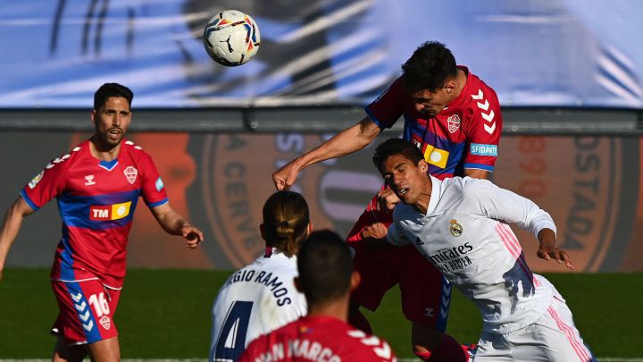 Aprobados y suspensos por el Elche: Dani Calvo se chocó con la historia