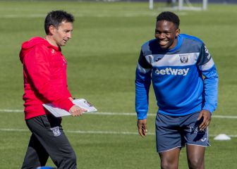 Omeruo ya trabaja sobre el césped, pero todavía es duda