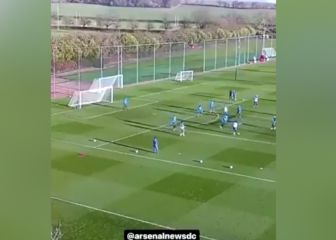 El golazo de antología de Ceballos en el entrenamiento del Arsenal