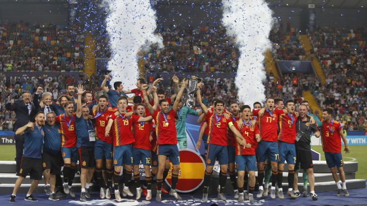 Inglaterra y Francia asustan en la defensa del título de España