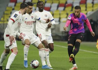 El PSG arrasa al Lyon y recupera el liderato