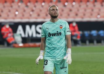 Alerta Cillessen: Se lesionó la rodilla con Holanda