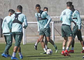 La defensa del Betis, en vilo