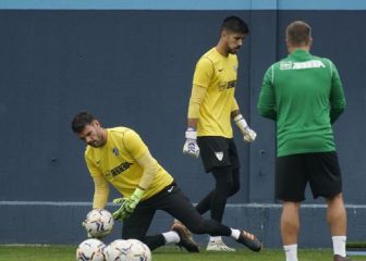 Los porteros del Málaga, listos para ser jugadores de campo si hay situación límite