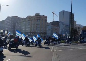 La afición del Depor no falla: motos y banderas para recibir al equipo