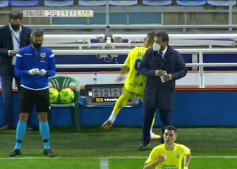 El tremendo enfado de Jesé que pagó el cartelón del cuarto árbitro