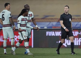 El árbitro que amargó a Cristiano rompe su silencio