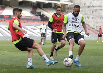 El virus FIFA resta picante a un duelo directo por el playoff