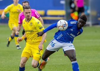Un golazo de Leschuk salva un punto para el Oviedo