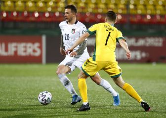 Italia sufre pero cumple