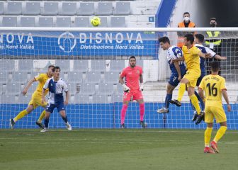 Stoichkov y Mackay sostienen al Sabadell en el derbi catalán