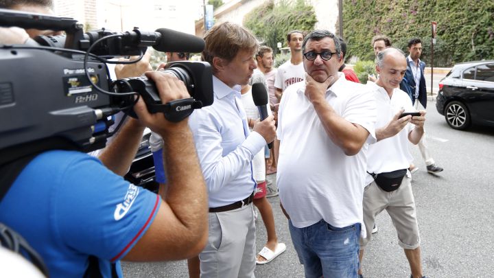 El padre de Haaland y Raiola, en Barcelona con Laporta