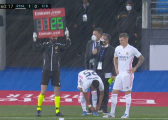 Dos formas de afrontar un tormentón: vean a Kroos y a Rodrygo...