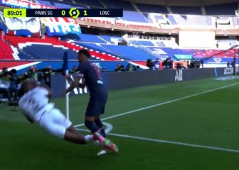 No se puede ser más ingenuo: la roja de Neymar tras una treta en la que no debería de caer