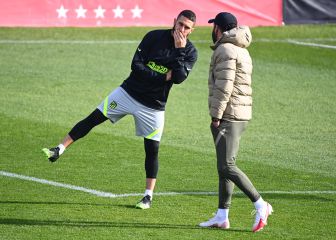 Charla de veinte minutos entre Simeone y Koke tras el entreno