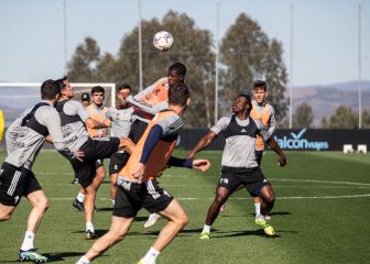 La pareja del naufragio en Ibiza espera al Sevilla