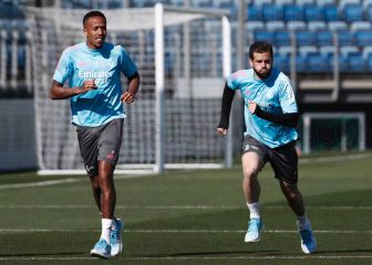 La defensa B da la cara