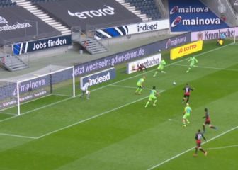 Después de anunciar su vuelta al Madrid en verano, va Jovic y hace este golazo