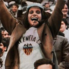 La denominada 'Chica de Sarriá', una aficionada del Valencia que estuvo en Sarriá en 1971.