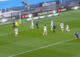 Toda la Juve petrificada con el gol que les quita el Scudetto y Danilo el único que hace esto...