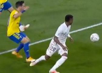 La polémica del Cádiz-Real Madrid: un penalti de VAR, otro posible...